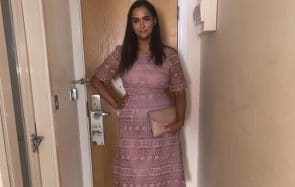 Il lui dit que sa robe ne lui va pas, ASOS fait d’elle la mannequin de cette robe