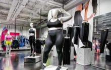 Des mannequins grande taille installés dans des boutiques Nike
