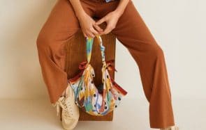 Découvre la tendance de l’été, les sacs foulards