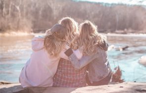 Je n’ai jamais cru à la solidarité féminine, jusqu’à ce que…