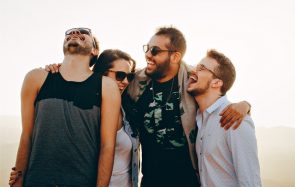 Je reste amie avec mes ex… et ça ne plaît pas à tout le monde