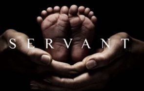 Faux bébé et vraies angoisses dans Servant, la série flippante de Shyamalan