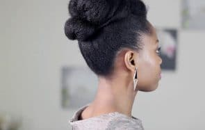 8 tutos « coiffure de fête » pour les cheveux bouclés et afro
