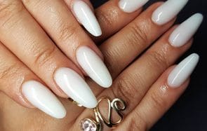 Les ongles « milky », la tendance nail art du moment