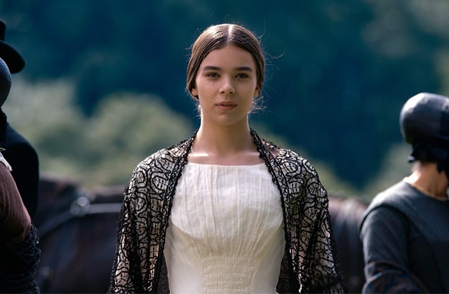 dickinson-apple-tv-critique-de-la-s-rie-biopic-avec-hailee-steinfeld