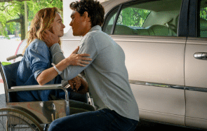 Découvre J’y crois encore, la magnifique histoire d’amour avec KJ Apa et Britt Robertson