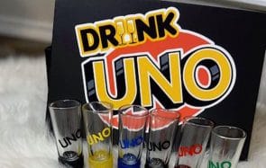 Le UNO existe maintenant en jeu d’alcool et ça va balancer du +4 !