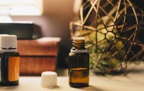 Les meilleures huiles essentielles pour rester détendue même confinée