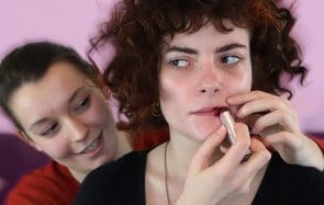 Je maquille Charlie à l’aveugle, ça tourne mal