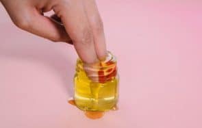 Sécher ton vernis avec de l’huile d’olive, l’astuce wtf que je viens de découvrir