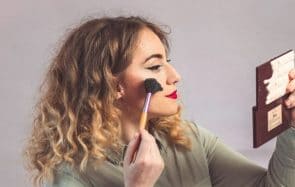 Quel type de pinceau utiliser pour appliquer du bronzer ?