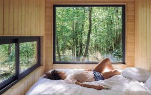 J’ai passé quinze heures dans une cabane dans les bois : récit d’un ennui salvateur